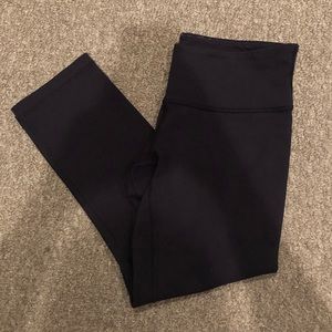 Lululemon black cropped wunder under leggings